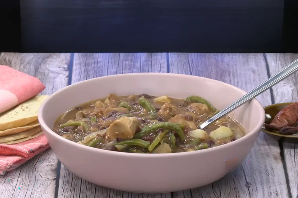 El guisado ranchero es un plato rico en nutrientes, según expertos de la Profeco. Foto: Captura de pantalla YT @profecotv