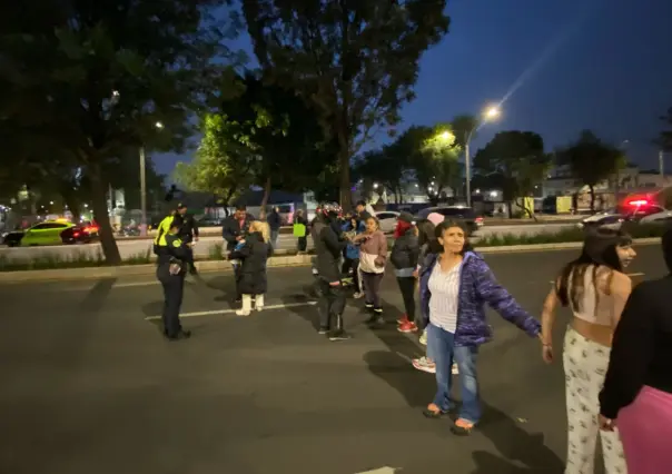 Vecinos bloquean Reforma tras 48 horas sin luz en la colonia Guerrero