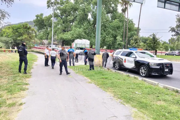 VIDEO | Mujer aparece sin vida en drenaje de San Pedro Garza García y desata movilización
