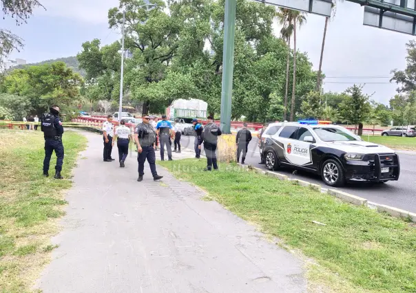 VIDEO | Mujer aparece sin vida en drenaje de San Pedro Garza García y desata movilización