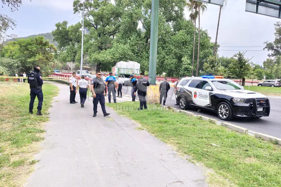 VIDEO | Mujer aparece sin vida en drenaje de San Pedro Garza García y desata movilización
