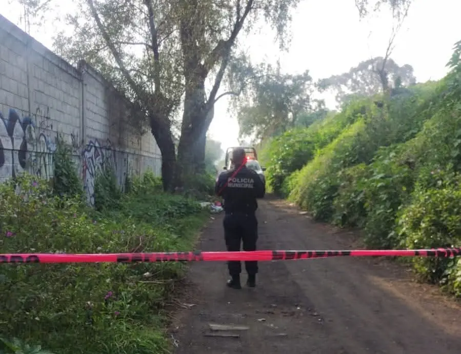 Hallan cuerpos embolsados en paraje de Chalco; vecinos pensaron que era basura