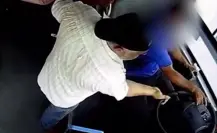 Pasajero provoca choque de camión urbano tras agredir a chofer en Juárez, Nuevo León