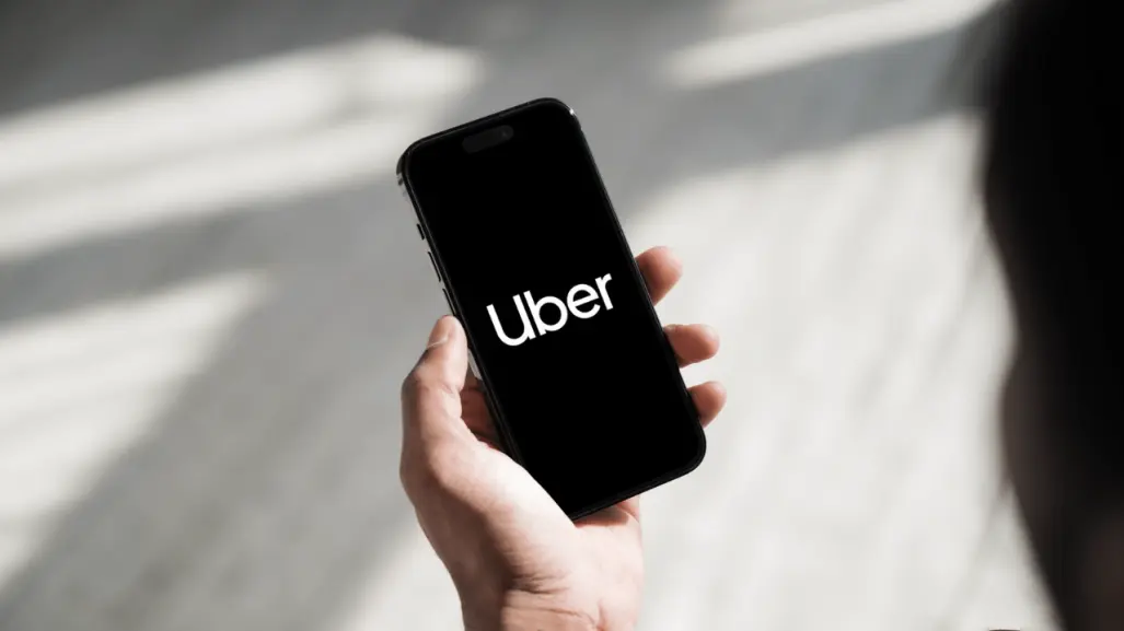 Uber sube tarifas y Claudia Sheinbaum responde: "No deben trasladar el costo al usuario"