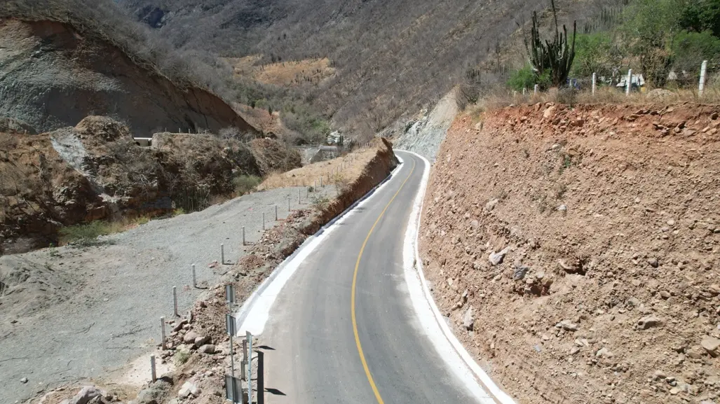 La carretera de Durango que conecta la San Ignacio - Tayoltita con la capital del estado