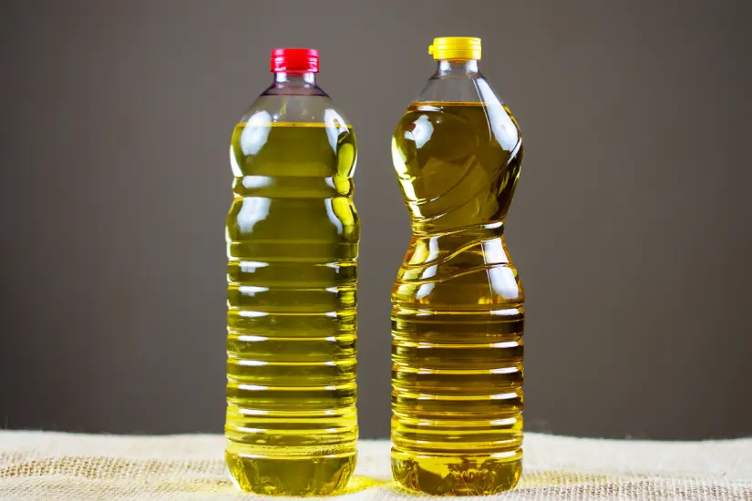 Profeco ha analizado las opciones de aceites para cocinar, revelando las más económicas y saludables del mercado. Foto: Canva