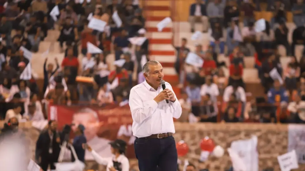 Adán Augusto López reaparece y se desvincula de red criminal en sesión de Morena