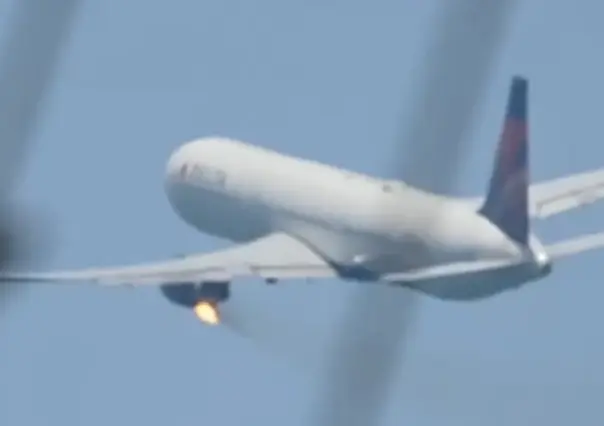 VIDEO | Avión aterriza de emergencia en Los Ángeles por incendio en motor
