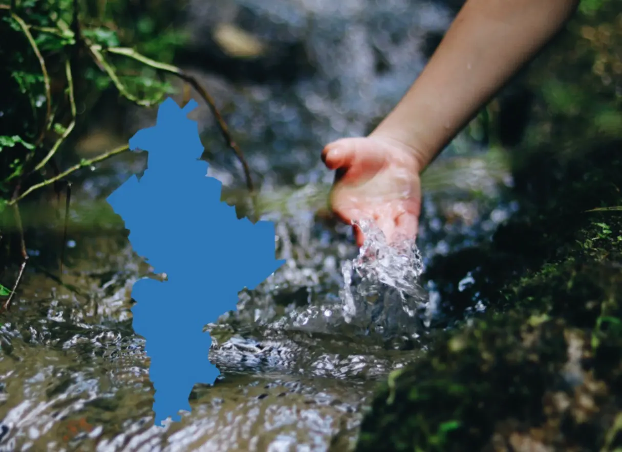 Disfruta de sus parques, sus ríos de aguas cristalinas y vive la tranquilidad de un ejido en contacto con la naturaleza. Foto: Canva.