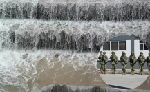 El río de Durango que ha inundado varias veces un pueblo en el que habitan muchos militares