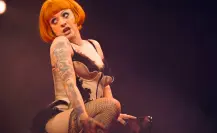 Así fue el debut de Mon Laferte en Cabaret: Cuándo y dónde verla transformada en Sally Bowles