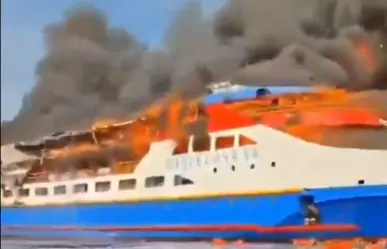 Incendio del barco KM Barcelona en Indonesia deja 5 muertos y 3 heridos | VIDEO