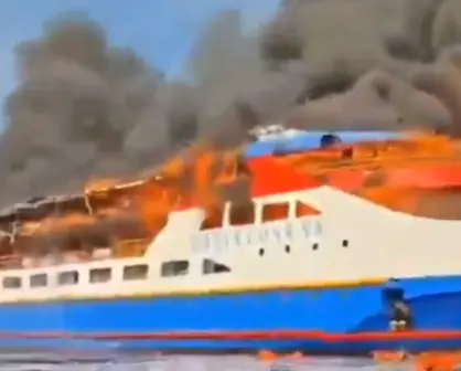 Incendio del barco KM Barcelona en Indonesia deja 5 muertos y 3 heridos | VIDEO