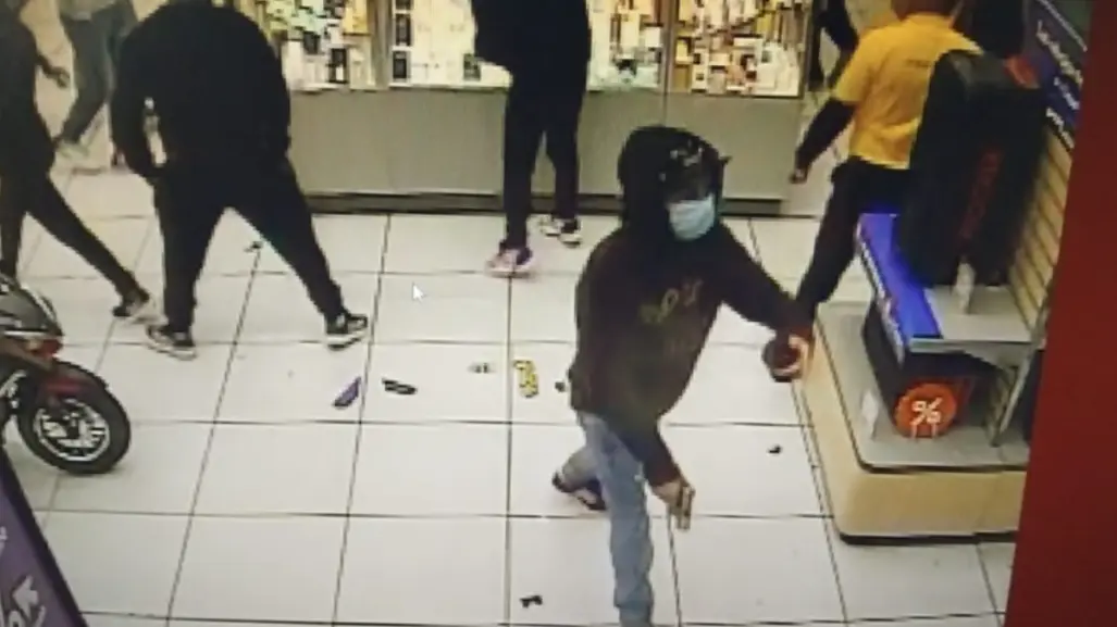Asaltan Coppel Alzate en Ozumba roban 40 celulares y logran huir sin consecuencias