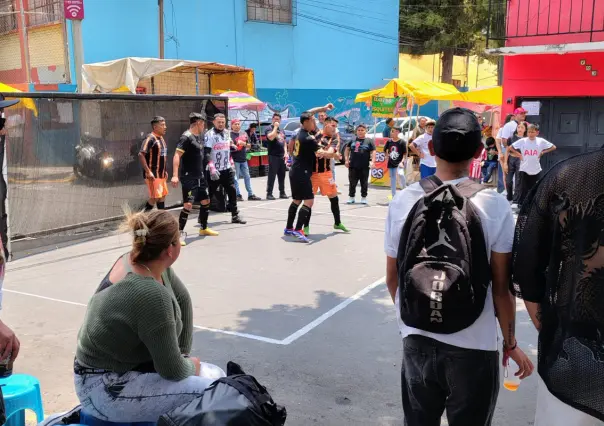 FOTOS | Vecinos exigen orden en Iztapalapa tras cierre de avenida por fútbol y consumo de alcohol