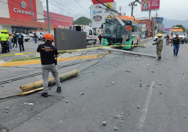 Choque de camión deja 16 lesionados en Guadalupe