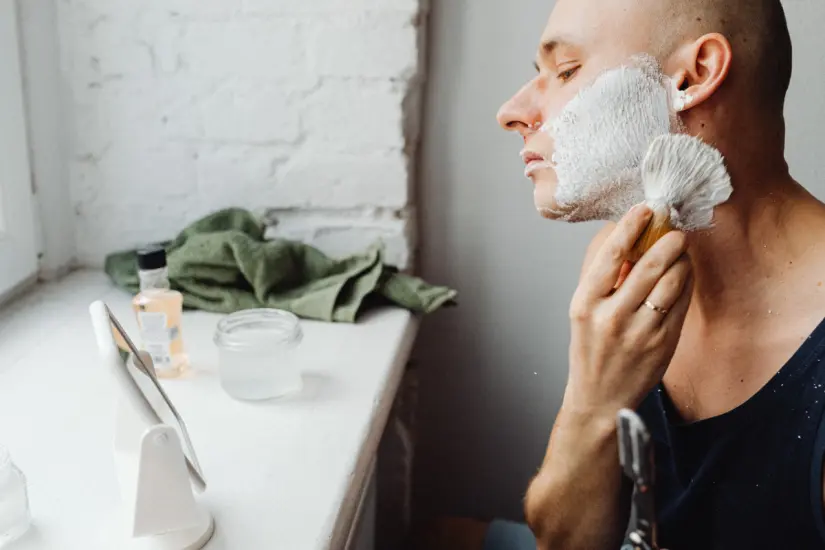 Aprende a elaborar una crema de afeitar casera que se adapta a tu piel y es muy económica e intuitiva. Foto: Canva