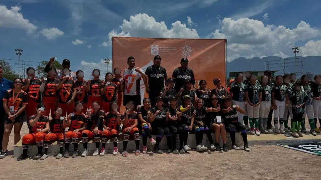 Raúl Cantú reconoce a deportistas de Salinas Victoria por sus logros en olimpiadas estatales