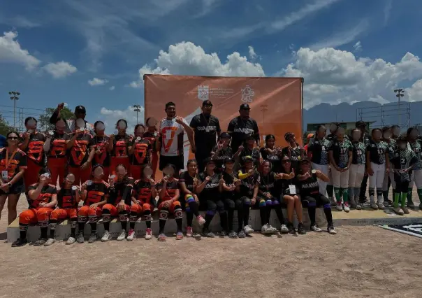 Raúl Cantú reconoce a deportistas de Salinas Victoria por sus logros en olimpiadas estatales