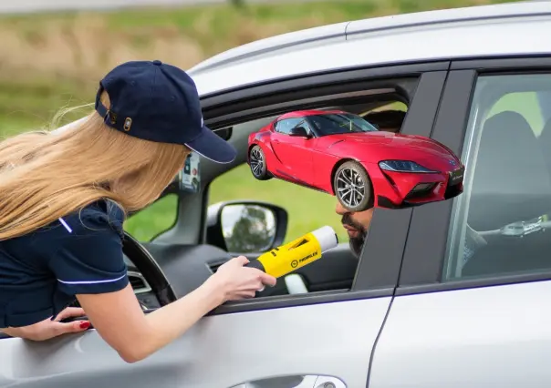 Jóvenes libran alcoholímetro en Nuevo León por su auto Supra