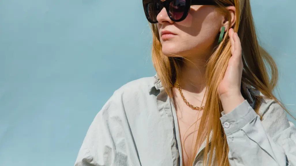¿Usas siempre gafas de sol? Esto revela sobre tu personalidad, según la psicología