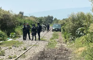 Vecinos descubren cadáver maniatado en Valle de Chalco; estaba envuelto en una sábana