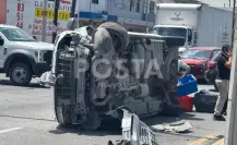 Volcadura en Monterrey deja un lesionado