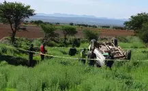 Pareja de novios muere al volcar en la carretera Durango - Torreón