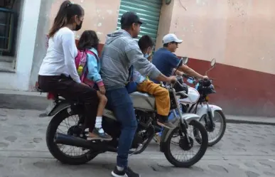 Esta es la costosa multa en CDMX por manejar moto con exceso de pasajeros