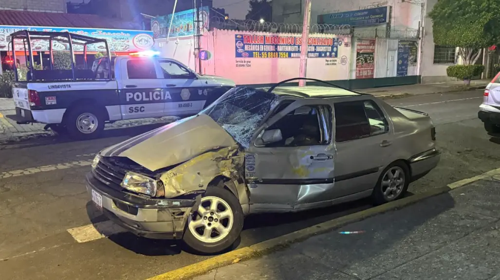 Se pasa el alto y choca contra camión en la GAM; hay un herido