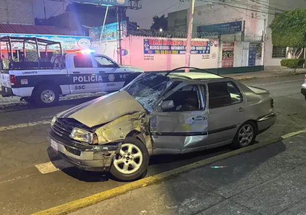 Se pasa el alto y choca contra camión en la GAM; hay un herido