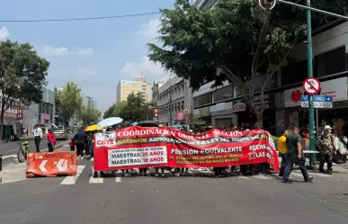 Bloqueo de la CNTE colapsa vialidades en el centro de CDMX: exigen cambios en pensiones y jubilación