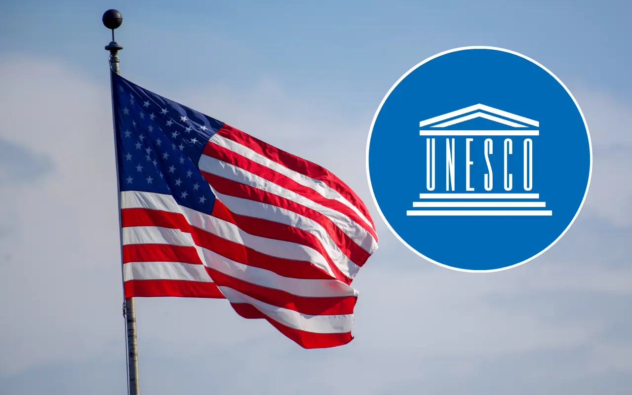 Bandera de Estados Unidos y logo de la UNESCO. Foto: Canva / UNESCO