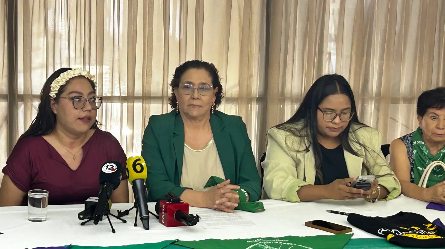 Grupos feministas en Durango informan sobre el fallo de las autoridades judiciales. Foto: Alejandro Ávila.