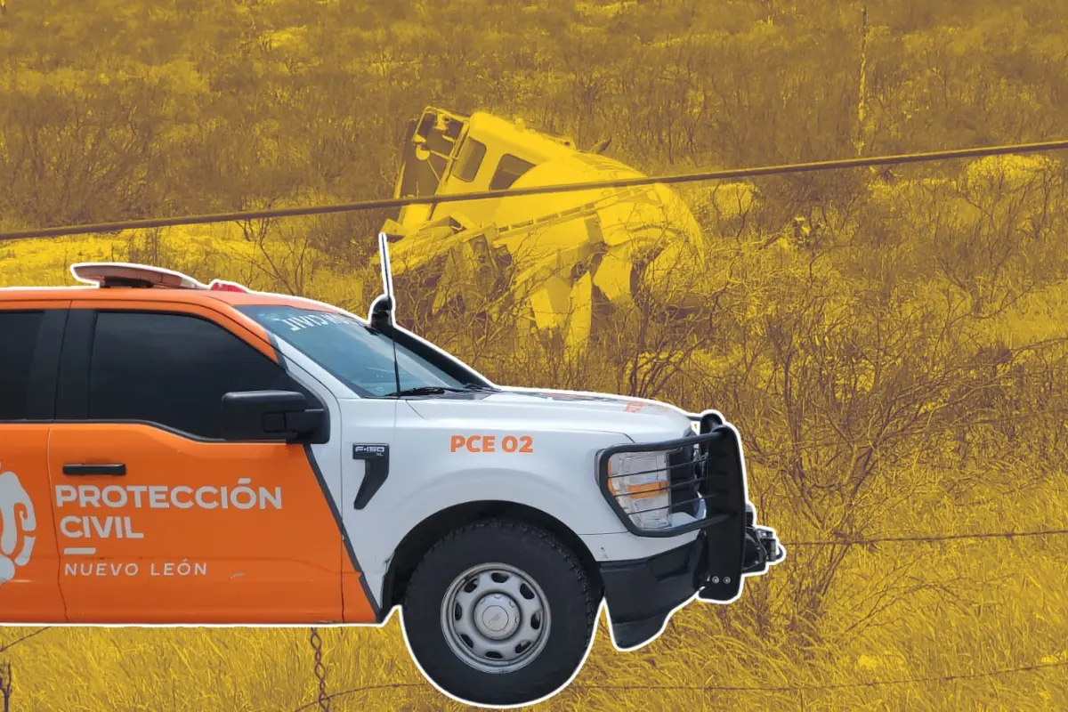 Una revolvedora siniestrada y una unidad de Protección Civil de Nuevo León. Foto: Composición Canva