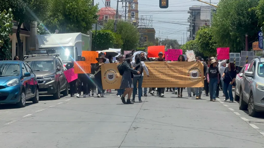 VIDEO | Protestan en Texcoco por asesinato de lomitos; exigen justicia para Canelo y Rocko