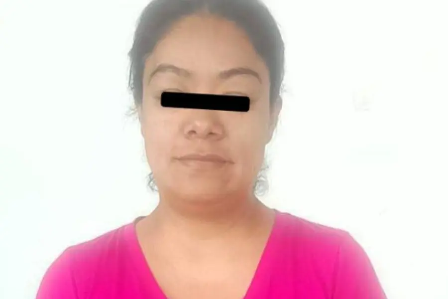 Mujer es detenida en Neza por extorsionar a repartidor; exigía cuotas para dejarlo trabajar