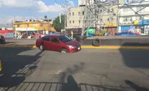 Vehículo cae en nuevo socavón en Iztapalapa; es el tercer hundimiento en el último mes