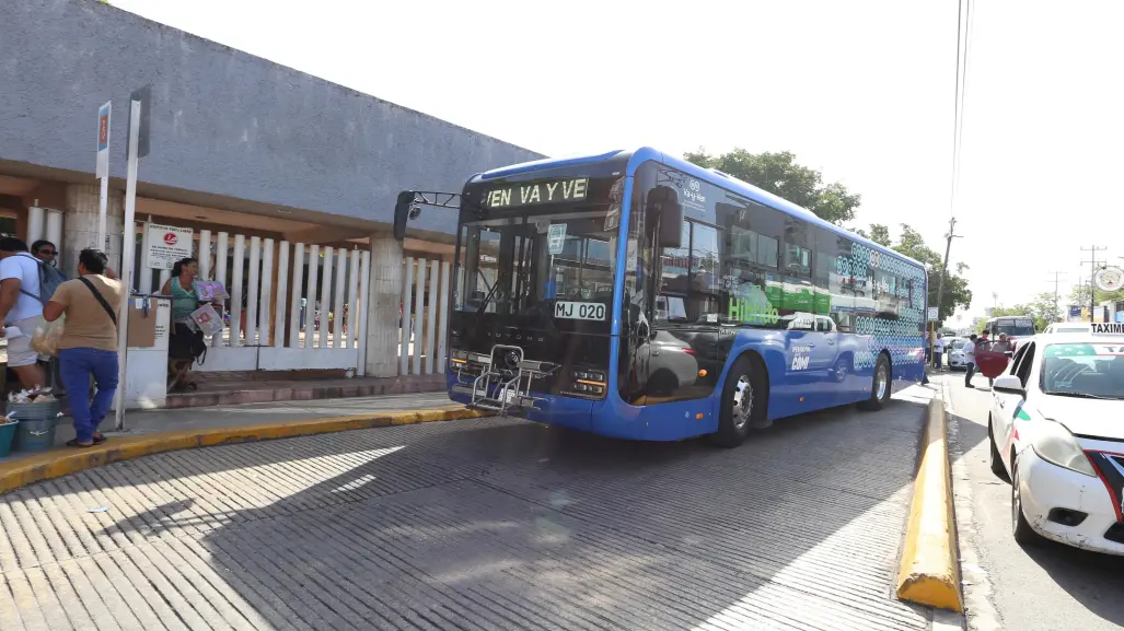 Gobernador de Yucatán califica de "herencia maldita" el sistema de transporte Va y Ven