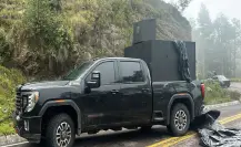 Ejército asegura en la carretera Durango - Mazatlán una camioneta monstruo y más de 200 ponchallantas
