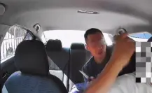 VIDEO | Hombre amenaza con cuchillo a taxista y le roba celular y efectivo en segundos