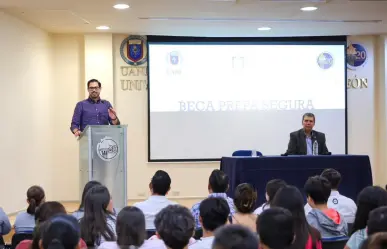 David de la Peña amplía becas "Prepa Segura" en la Prepa 20