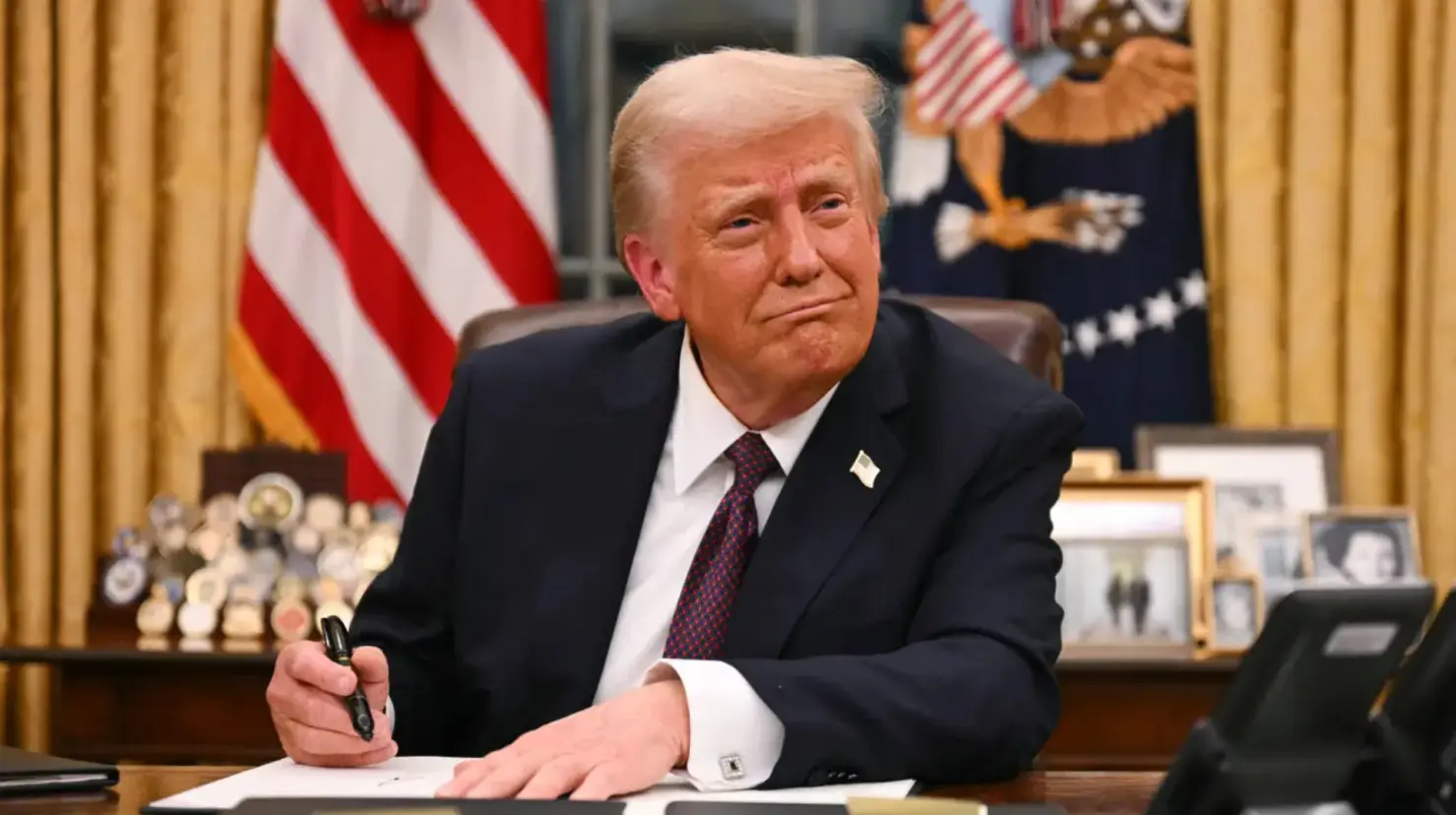 Trump presenta estrategia para que EE.UU. lidere a nivel mundial en inteligencia artificial. Foto: AFP