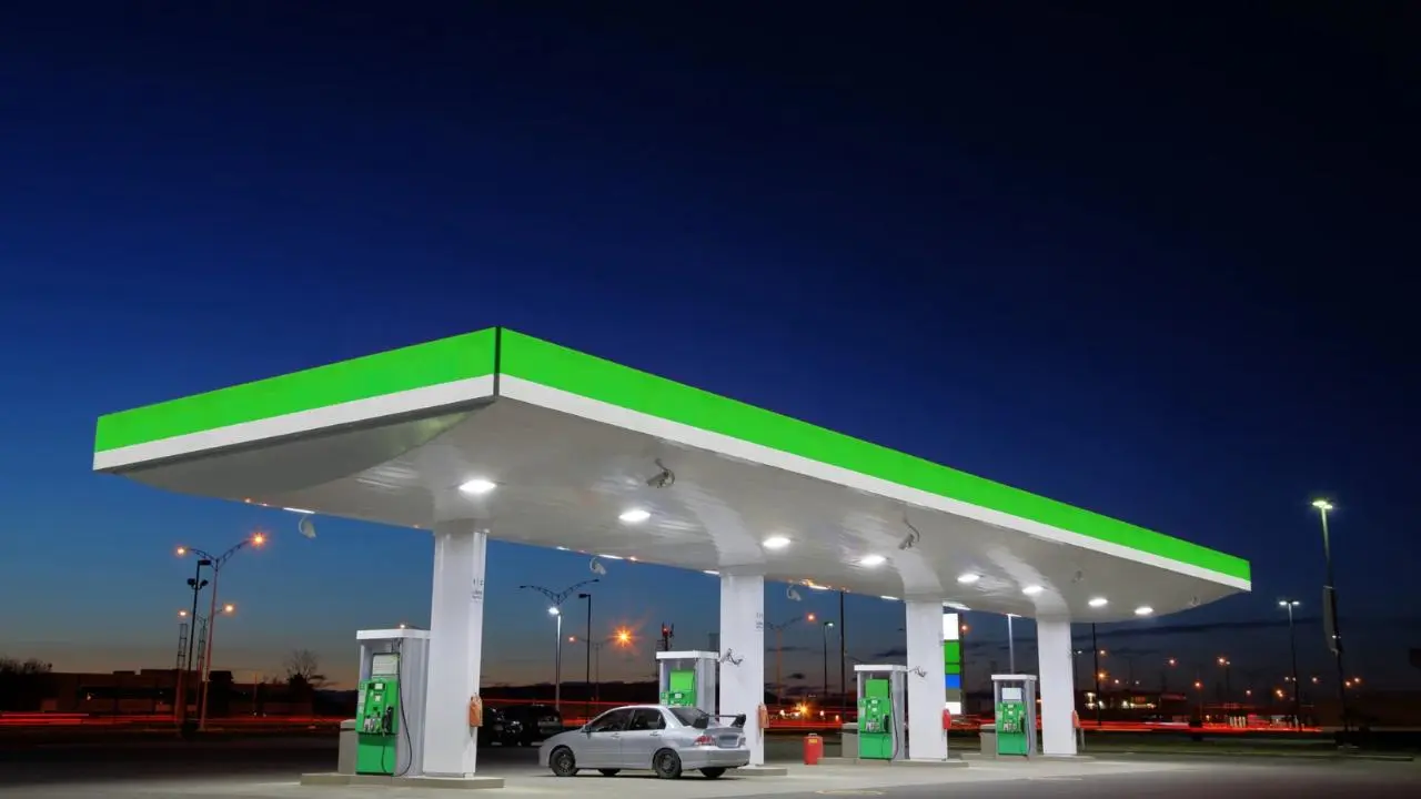 Gasolinera de Zumpango es denunciada por vender gasolina mezclada con agua. Foto: Canva