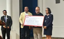 Marcos Witt dona 20 mil dólares a esta escuela de Durango