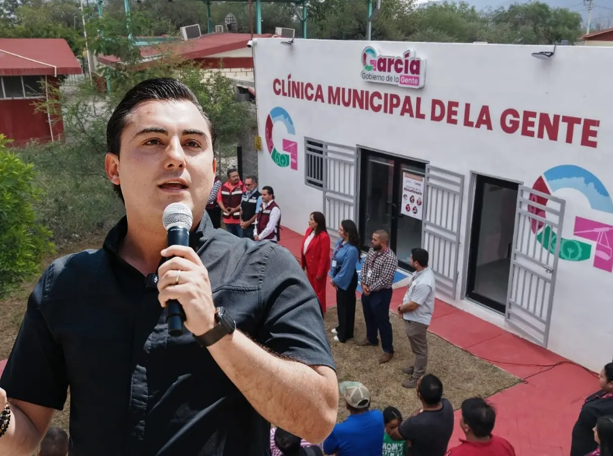 Durante un emotivo acto de inauguración, Manuel Guerra Cavazos destacó que esta clínica es más que un edificio restaurado. Foto: Manuel Guerra Cavazos/Canva.