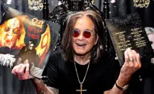 Ozzy Osbourne es despedido por sus fans en Hollywood