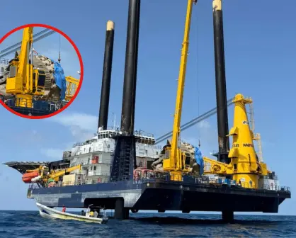 Plataforma contratada por SpaceX atraca en puerto de Brownsville con restos de cohete