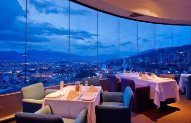 El restaurante más alto de CDMX está en un piso 45 y comer ahí es todo un lujo