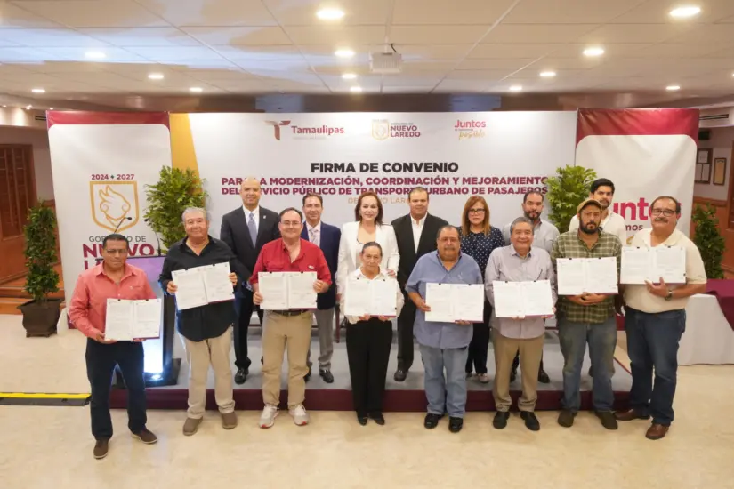 Firma de convenio para la mejora del transporte público en Nuevo Laredo | Foto: FB